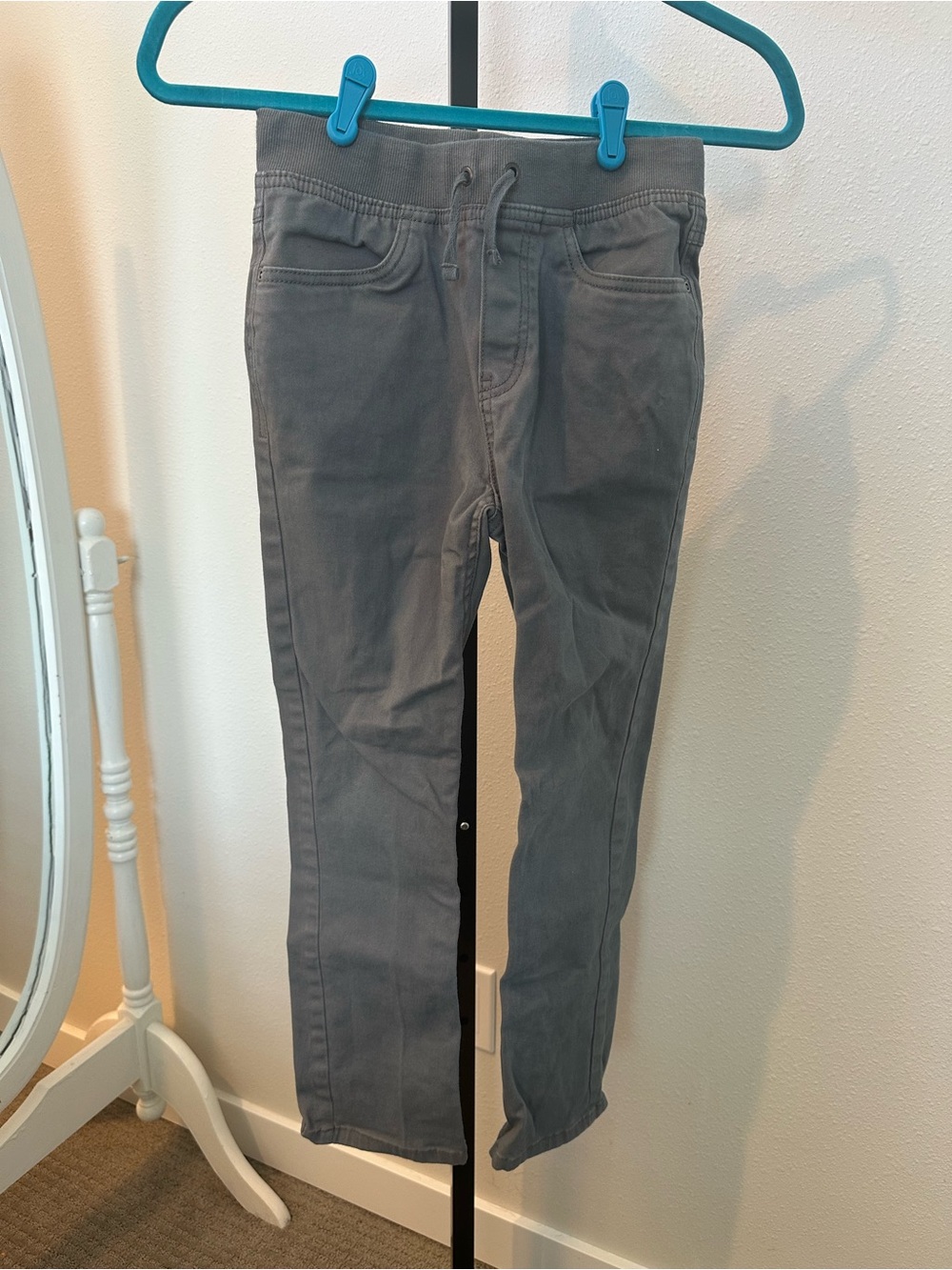 Hanna Andersson Kids' Slim Jeans in Grey